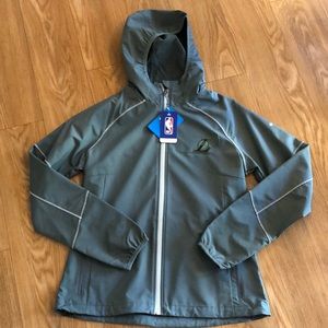 LA Lakers Columbia womens light jacket. NWT